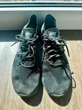 Nike Men's Black Flyknit Sneakers